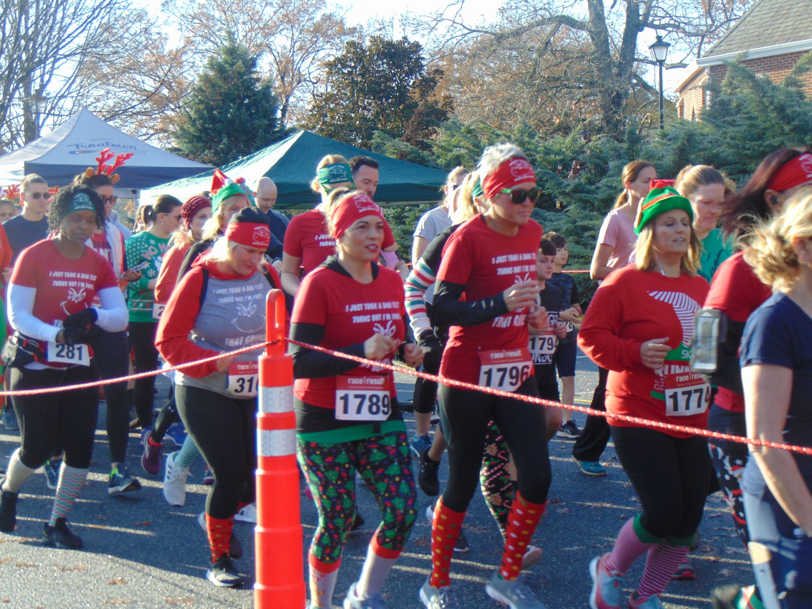 Jingle Run 5K (8).JPG